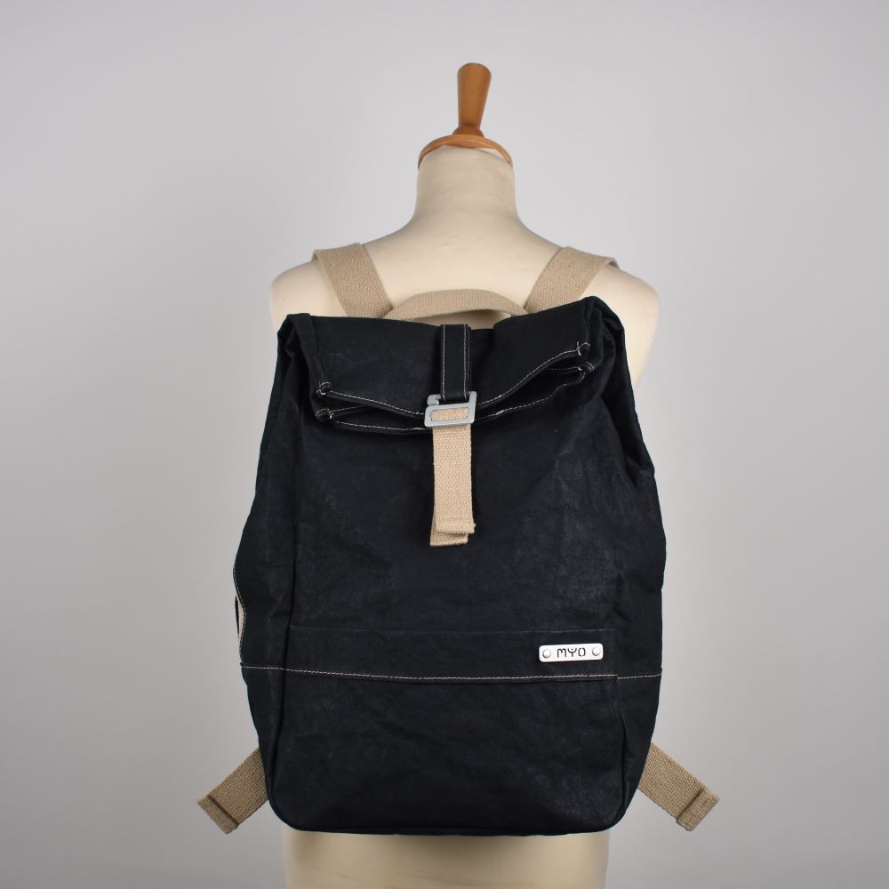 zaino-unisex-in-carta-nero-9