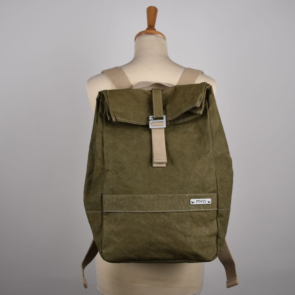 zaino-unisex-in-carta-verde-oliva-1